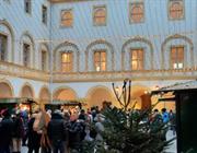 2023-11-25_-_Weihnachtsmarkt_am_Schloss_Hof_mit_den_Neutaler_Pensionisten_20_