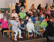 2019 - Kinderbetreuungszentrum Neutal feiert Erntedankfest [001]